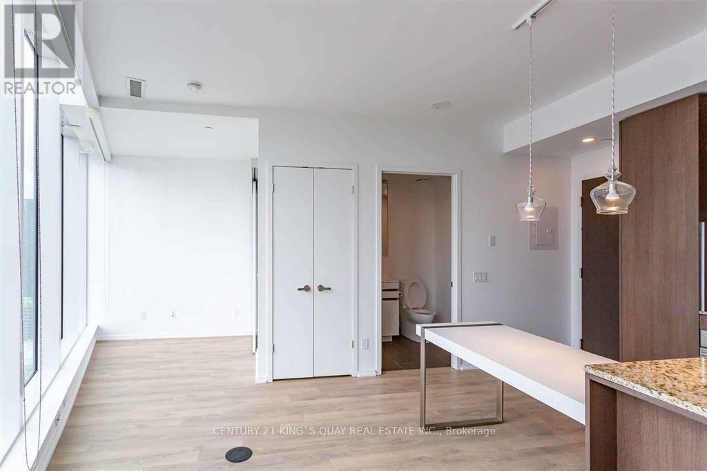 2913 - 197 Yonge Street, Toronto, Ontario  M5B 0C1 - Photo 4 - C12689382