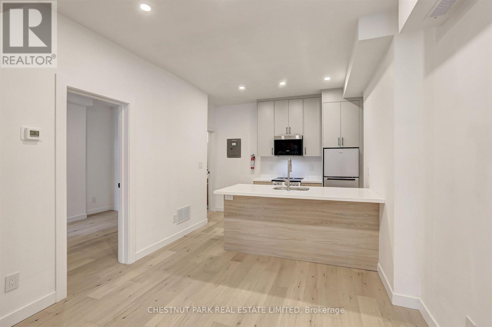 Unit 4 - 326 St George Street, Toronto, Ontario  M5R 2P5 - Photo 4 - C12689388