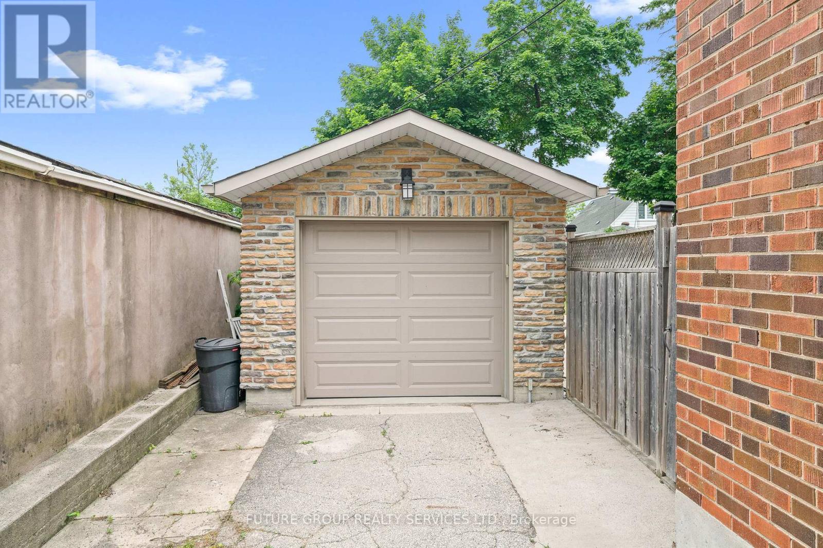 16 Bergen Upper Avenue, Toronto, Ontario  M1P 1R9 - Photo 15 - E12689450