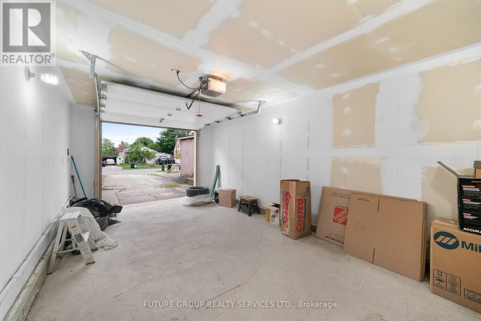 16 Bergen Upper Avenue, Toronto, Ontario  M1P 1R9 - Photo 17 - E12689450