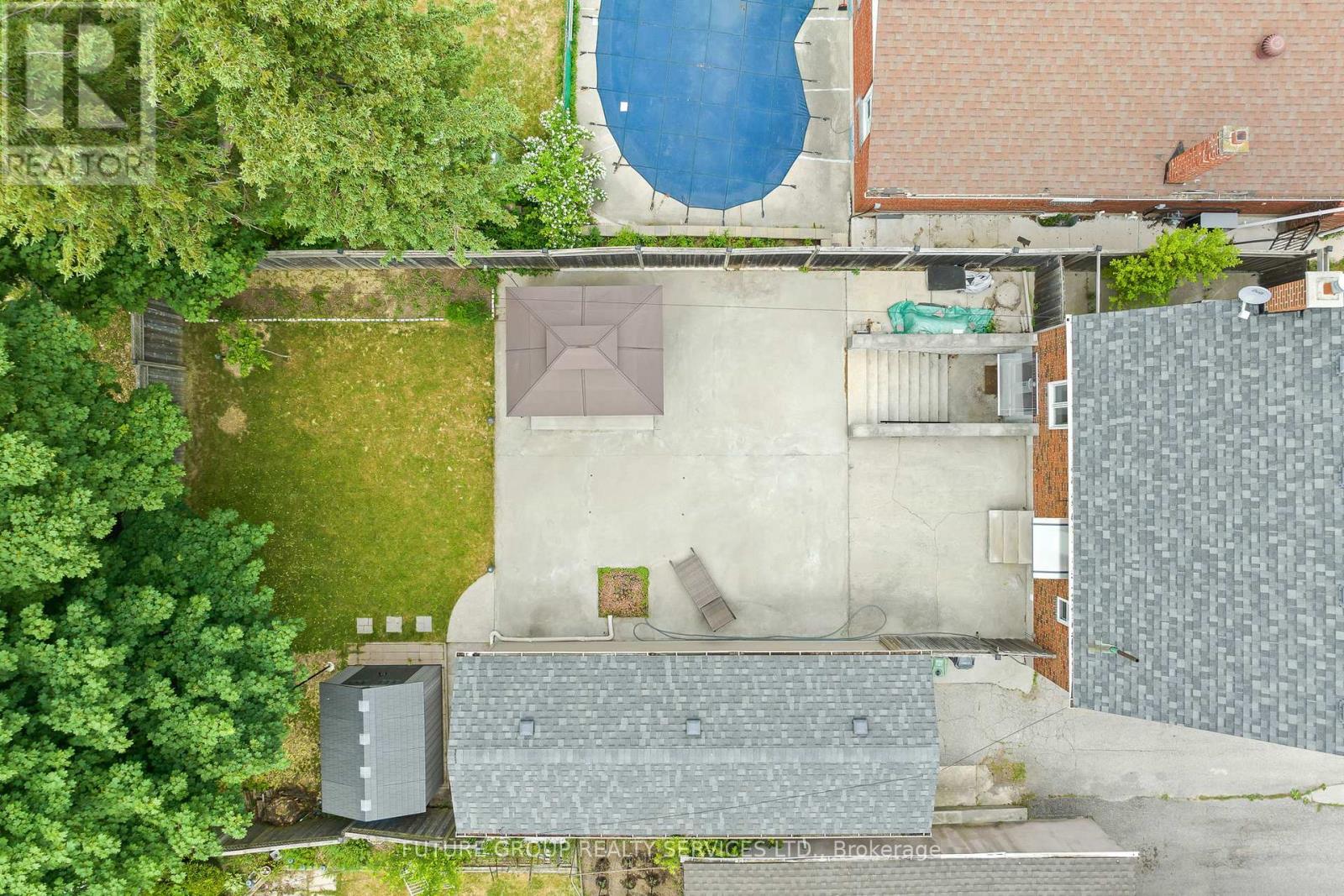 16 Bergen Upper Avenue, Toronto, Ontario  M1P 1R9 - Photo 25 - E12689450