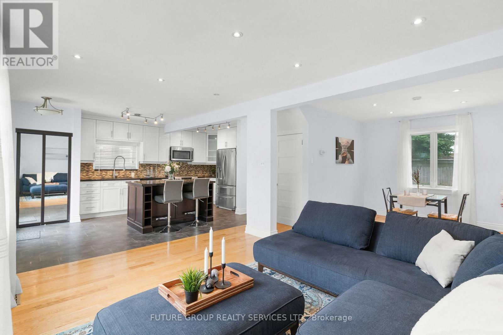 16 Bergen Upper Avenue, Toronto, Ontario  M1P 1R9 - Photo 8 - E12689450