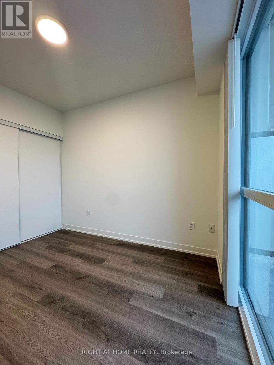 3810 - 8 Interchange Way, Vaughan, Ontario  L4K 0R2 - Photo 13 - N12689302