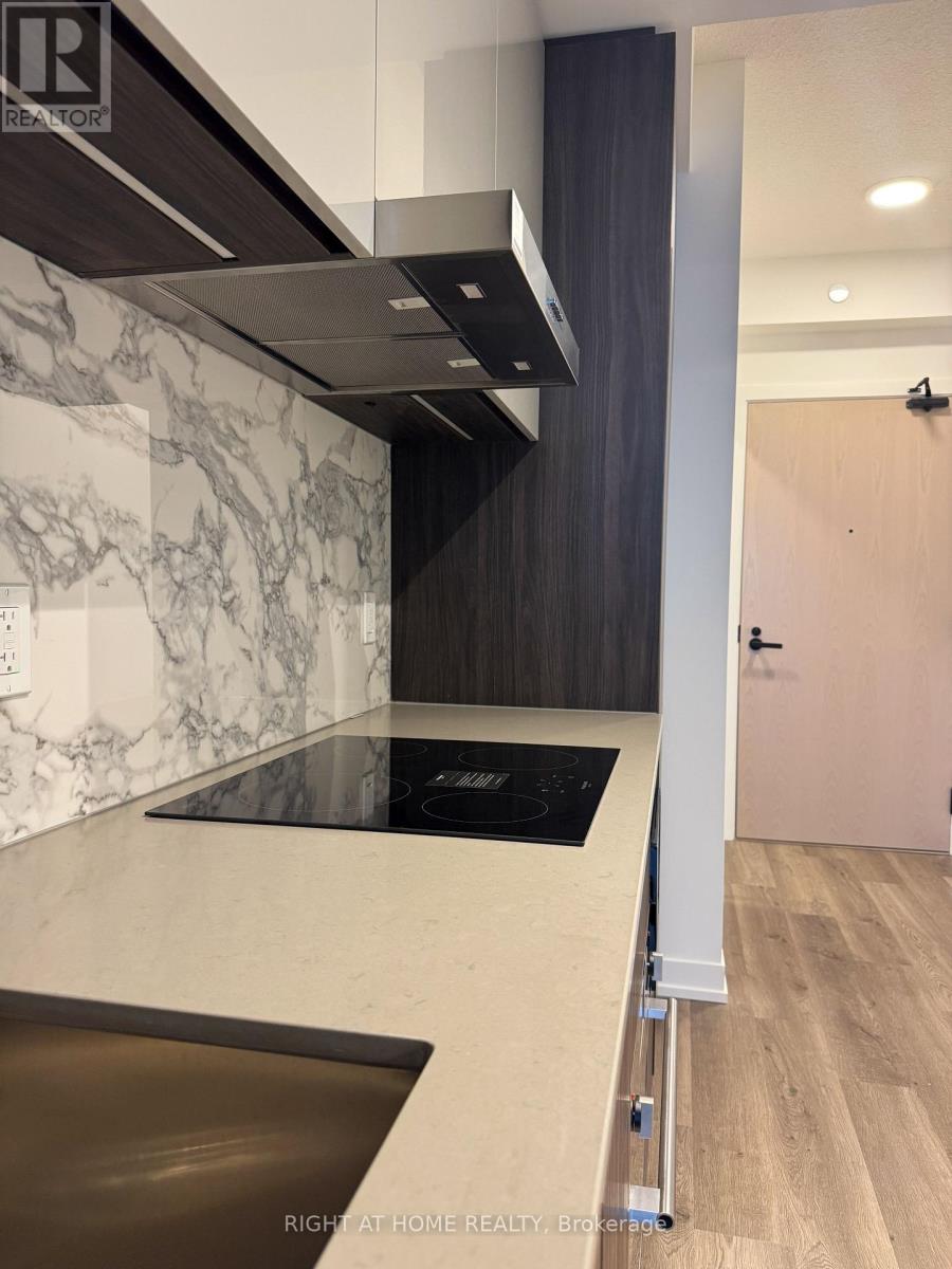 3810 - 8 Interchange Way, Vaughan, Ontario  L4K 0R2 - Photo 16 - N12689302