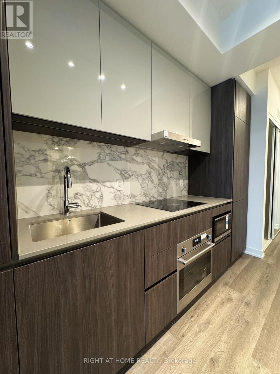 3810 - 8 Interchange Way, Vaughan, Ontario  L4K 0R2 - Photo 18 - N12689302