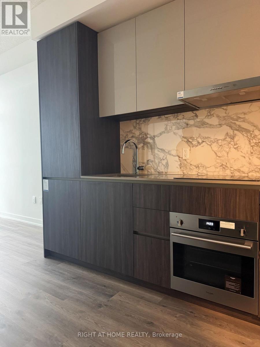 3810 - 8 Interchange Way, Vaughan, Ontario  L4K 0R2 - Photo 24 - N12689302