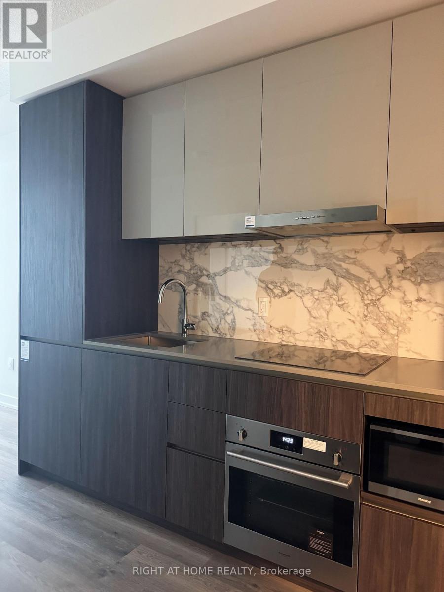 3810 - 8 Interchange Way, Vaughan, Ontario  L4K 0R2 - Photo 25 - N12689302