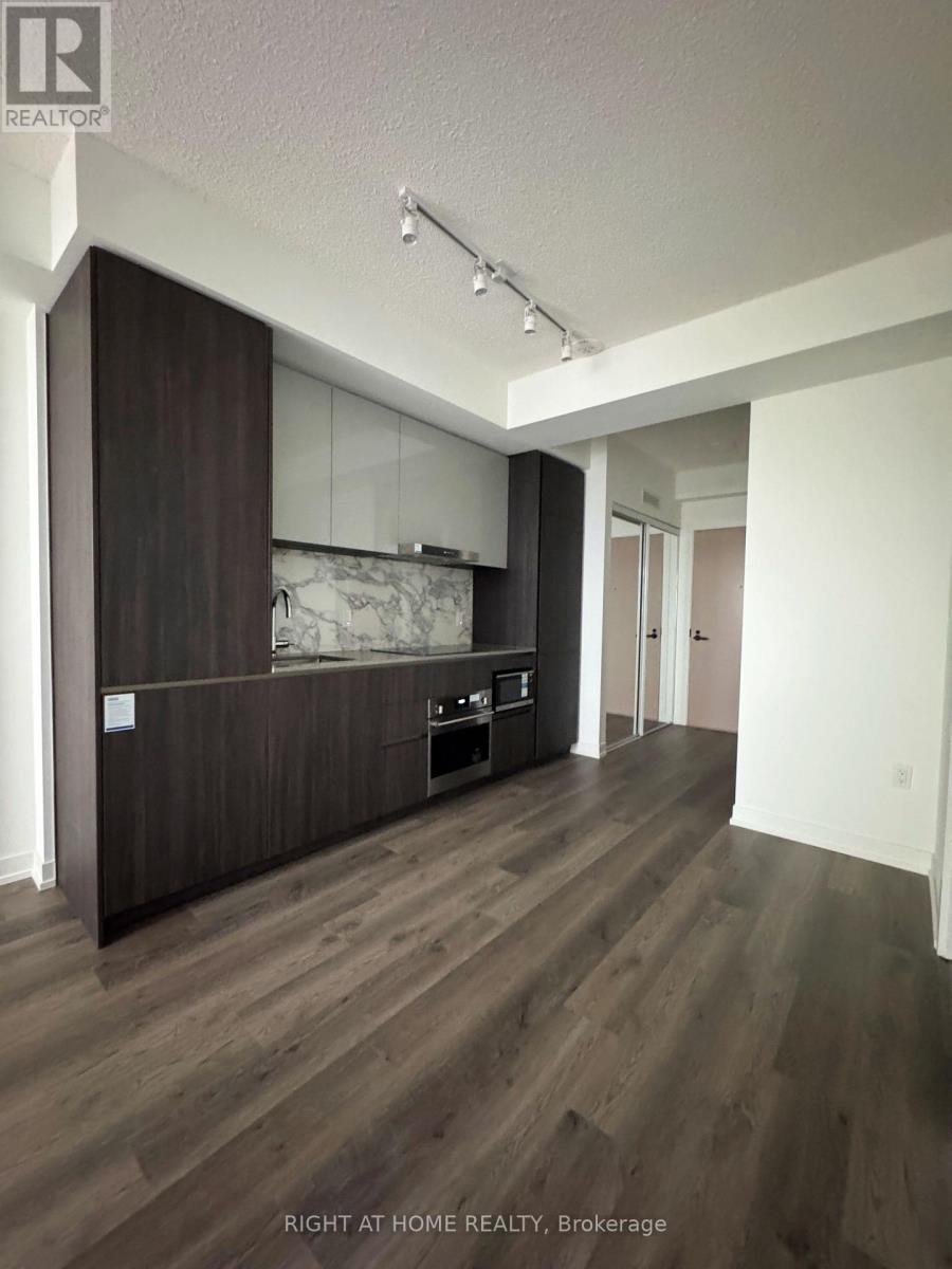 3810 - 8 Interchange Way, Vaughan, Ontario  L4K 0R2 - Photo 28 - N12689302