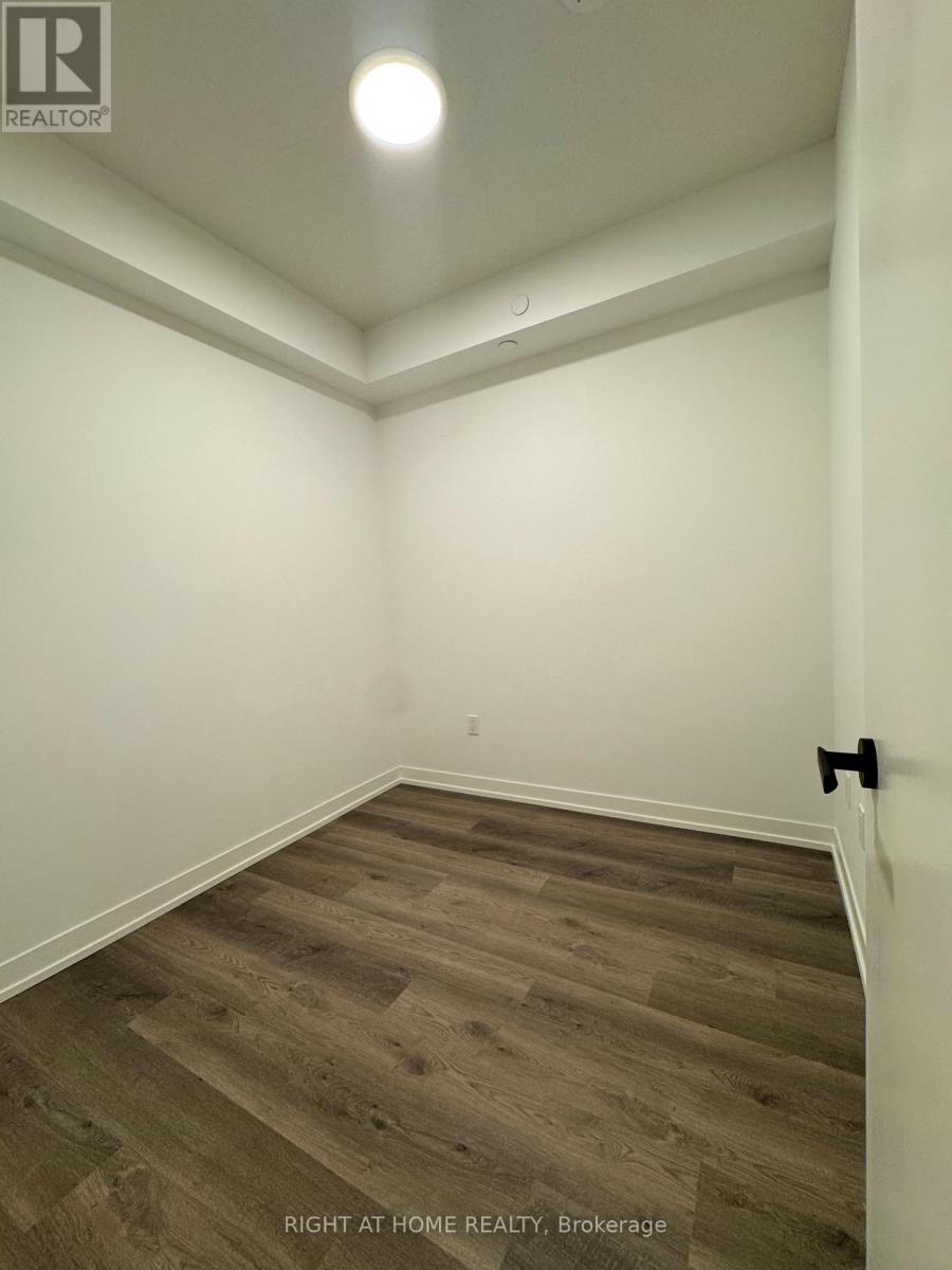 3810 - 8 Interchange Way, Vaughan, Ontario  L4K 0R2 - Photo 6 - N12689302