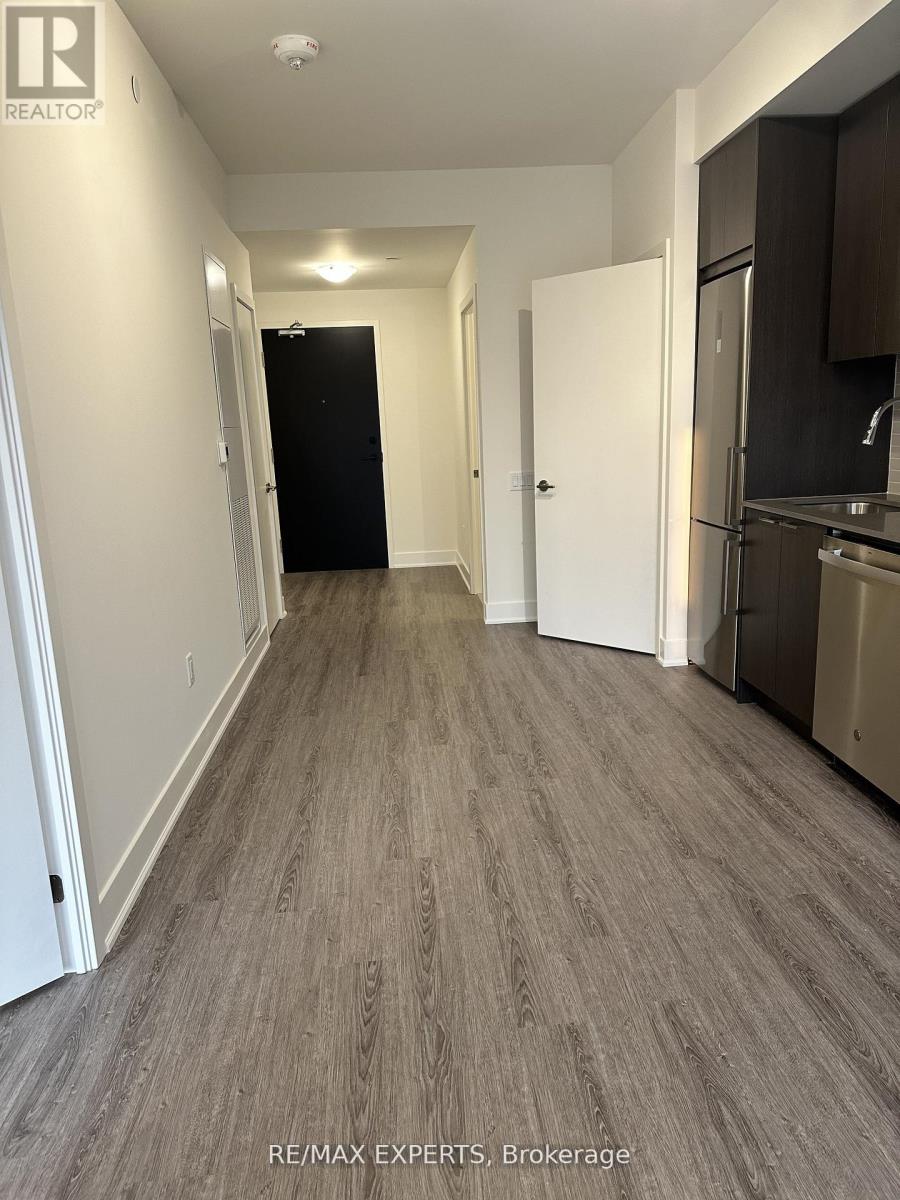 606 - 185 Deerfield Road, Newmarket, Ontario  L3Y 0G7 - Photo 4 - N12689342