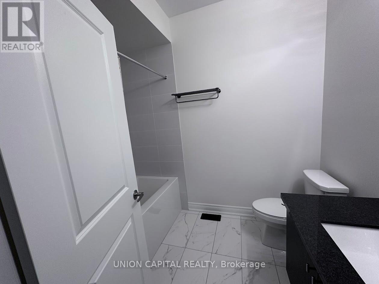 555 Vine Cliff Boulevard, Markham, Ontario  L6C 3N4 - Photo 16 - N12689400