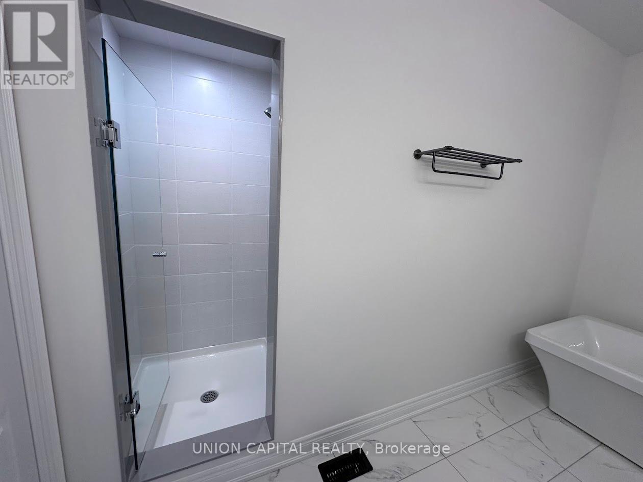 555 Vine Cliff Boulevard, Markham, Ontario  L6C 3N4 - Photo 17 - N12689400