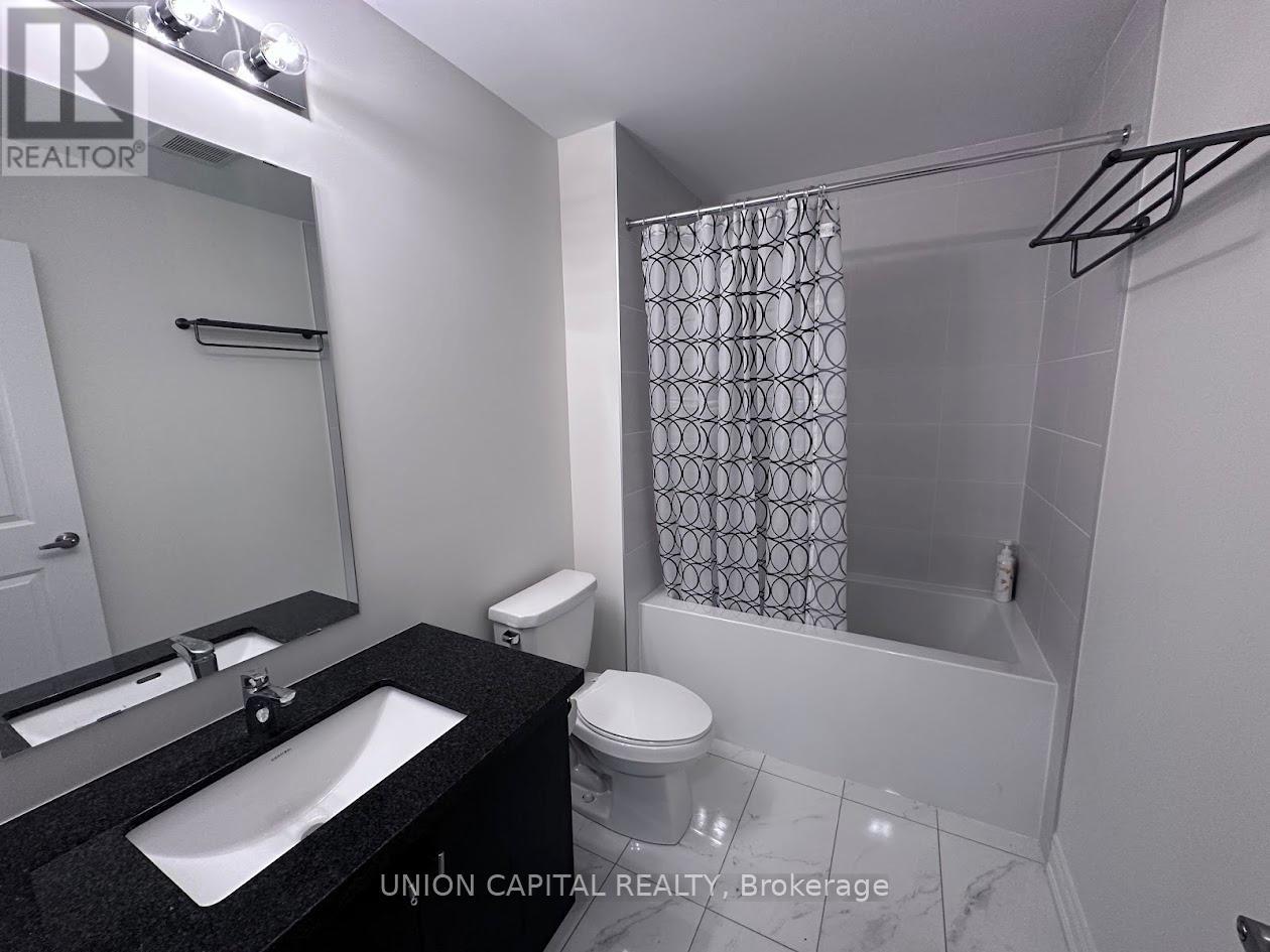 555 Vine Cliff Boulevard, Markham, Ontario  L6C 3N4 - Photo 3 - N12689400