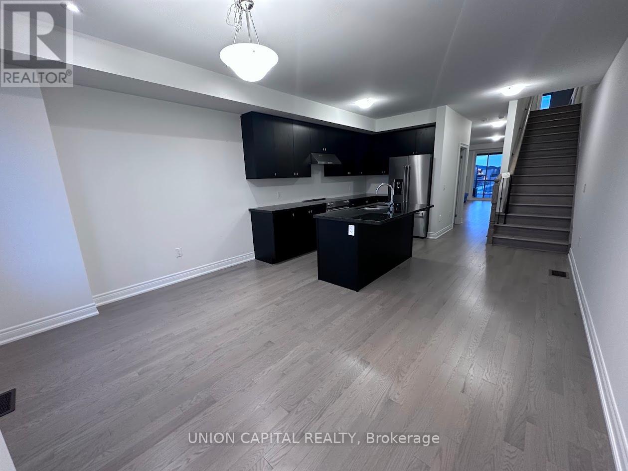 555 Vine Cliff Boulevard, Markham, Ontario  L6C 3N4 - Photo 9 - N12689400