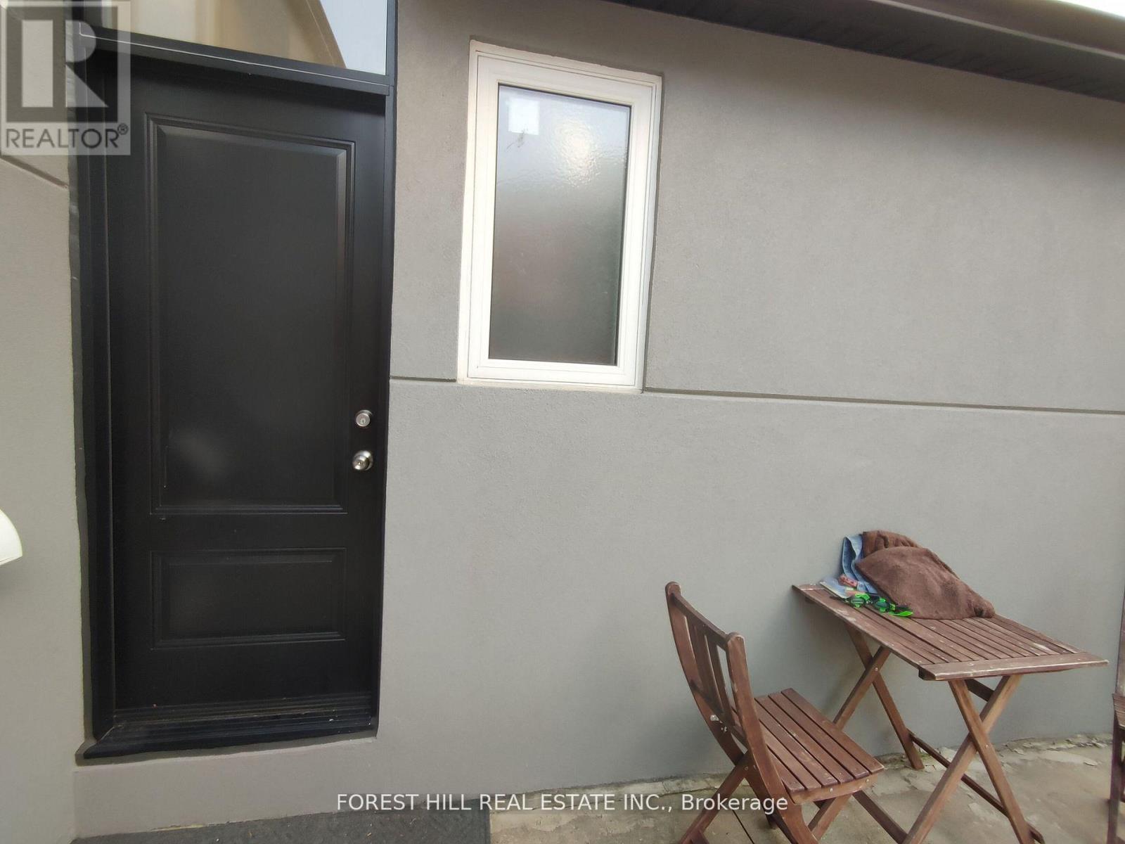 L-2 - 181 North Service Road E, Oakville, Ontario  L6H 1A4 - Photo 2 - W12689312