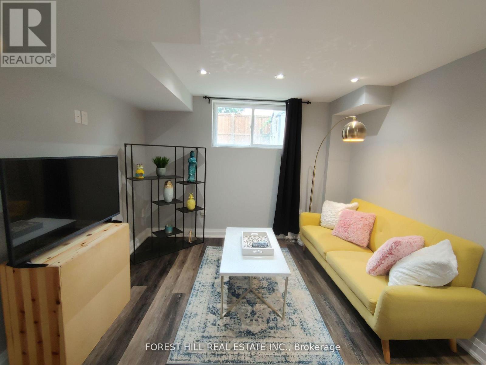 L-2 - 181 North Service Road E, Oakville, Ontario  L6H 1A4 - Photo 5 - W12689312