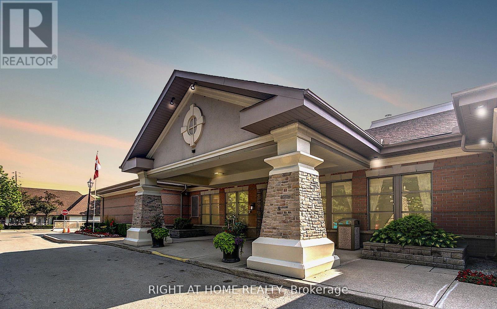 1301 - 100 BURLOAK DRIVE, Burlington, Ontario