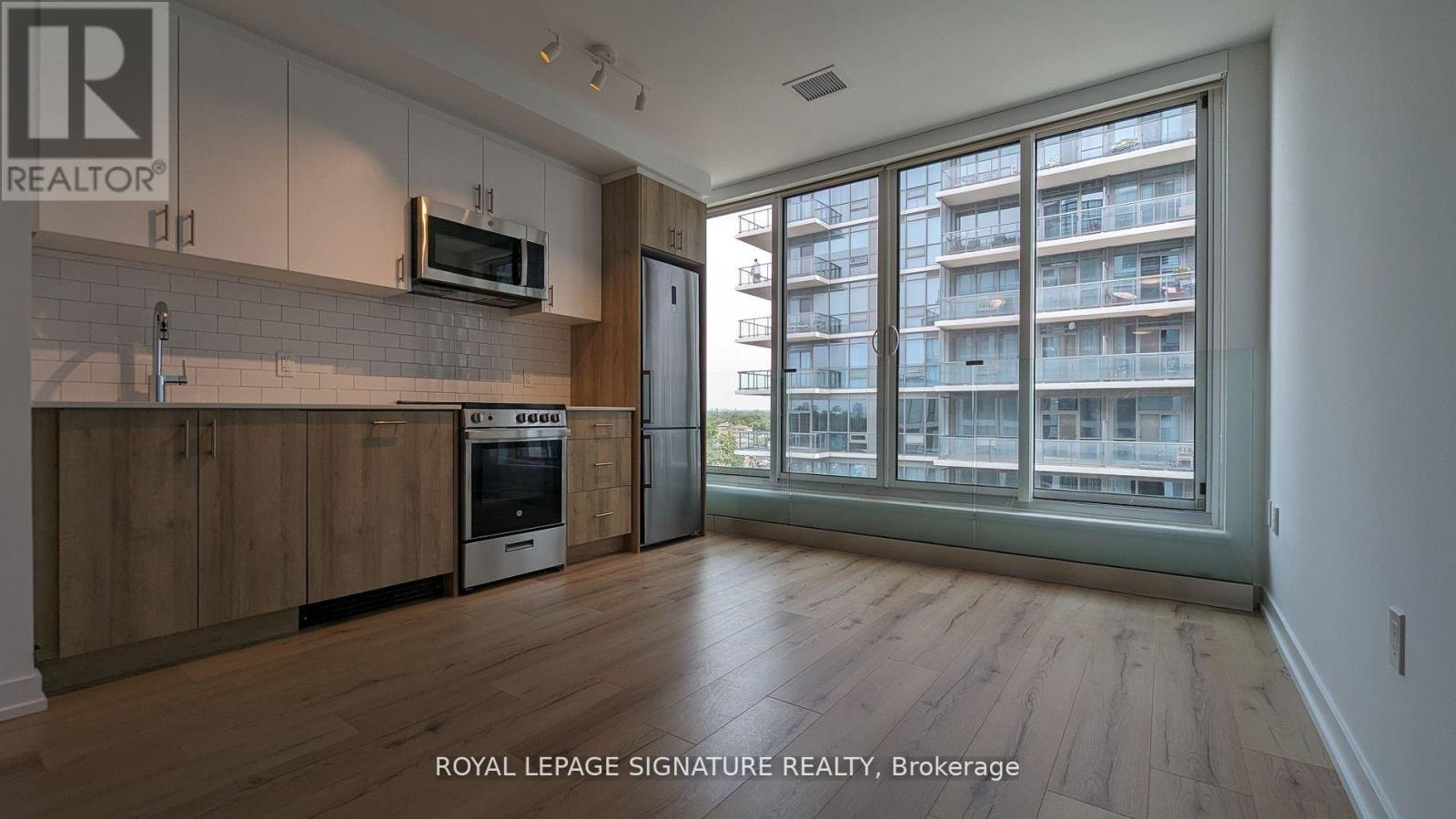 610 - 1195 The Queensway, Toronto, Ontario  M8Z 1R6 - Photo 4 - W12689338