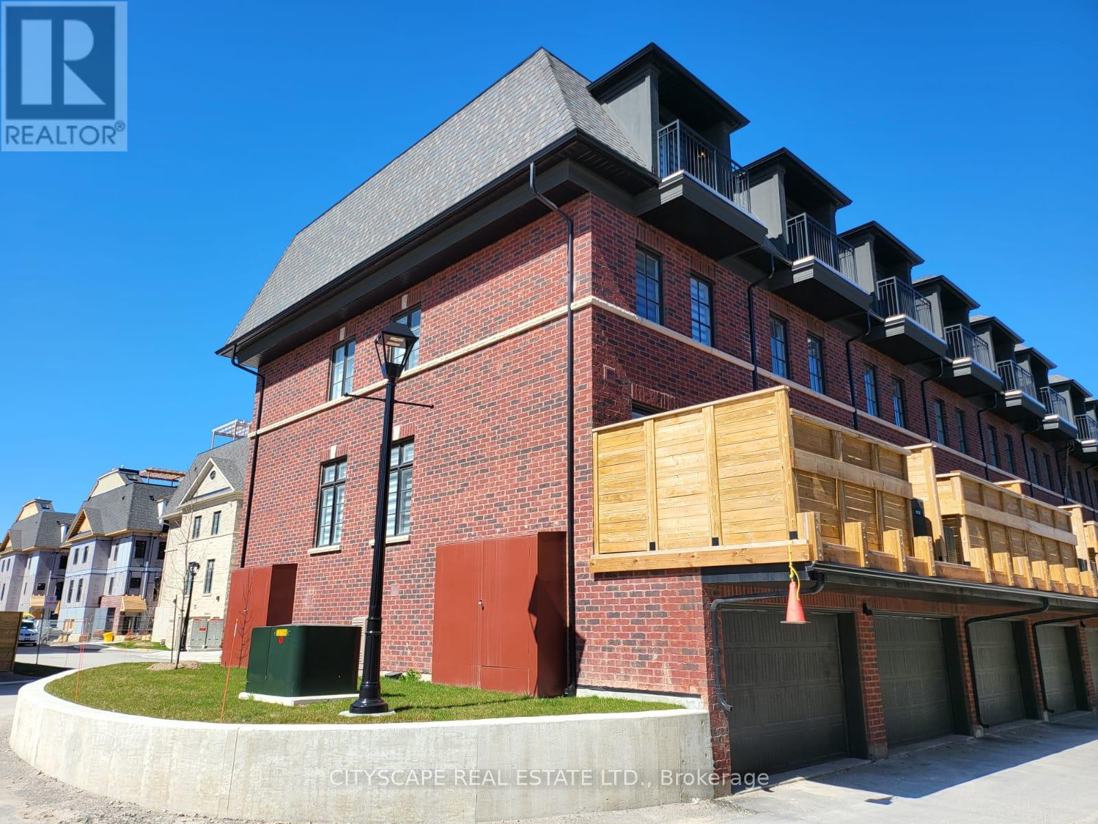 34 - 20 Lunar Crescent, Mississauga, Ontario  L5M 2R5 - Photo 3 - W12689340