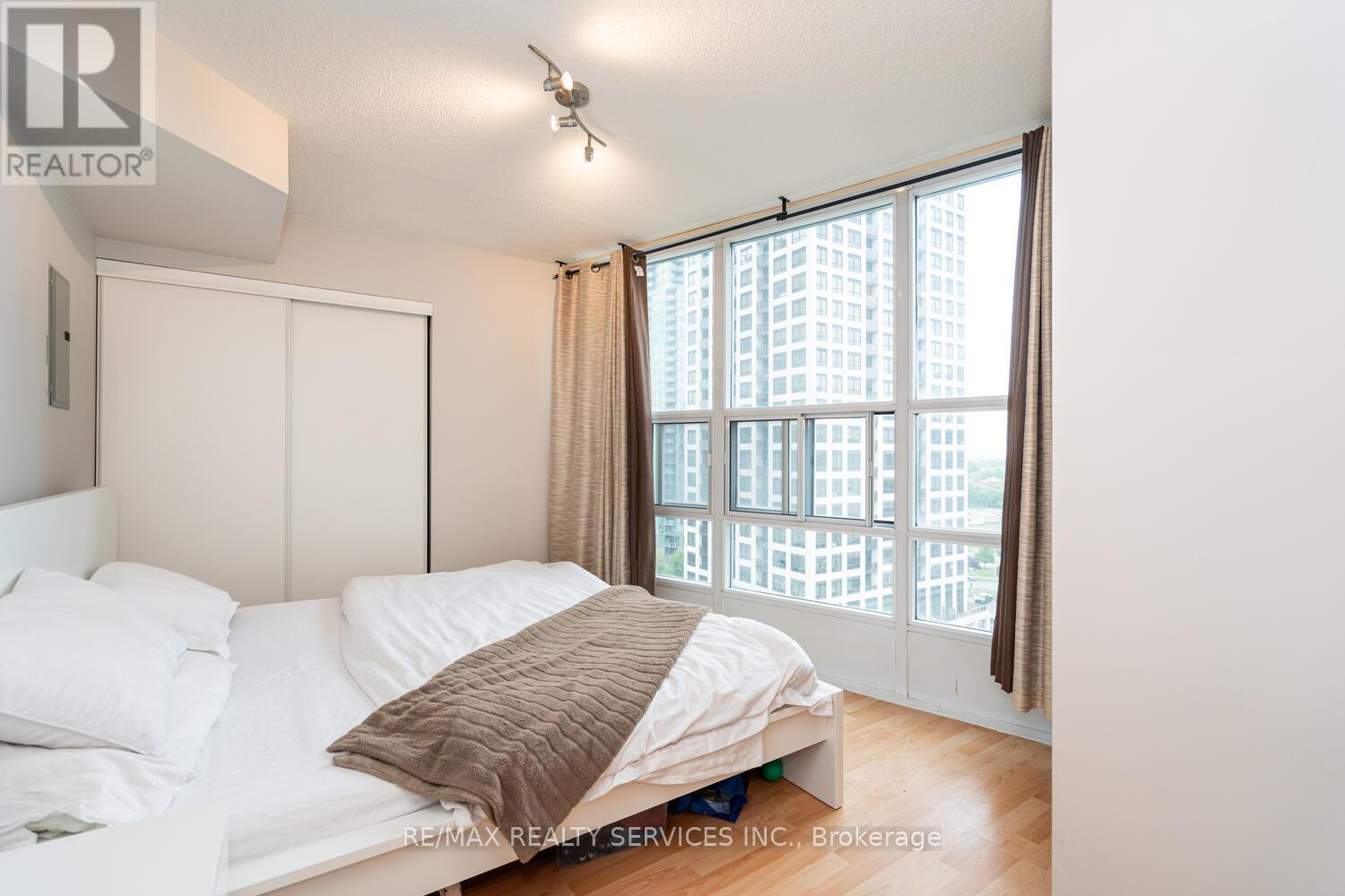 1403 - 33 Elm Drive, Mississauga, Ontario  L5B 4M2 - Photo 28 - W12689392