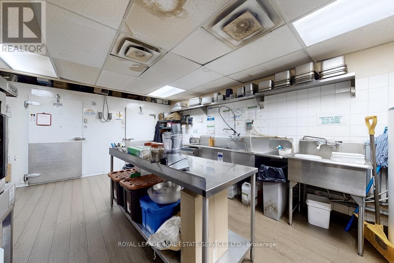 2184 Bloor Street W, Toronto, Ontario  M6S 1N3 - Photo 20 - W12689428