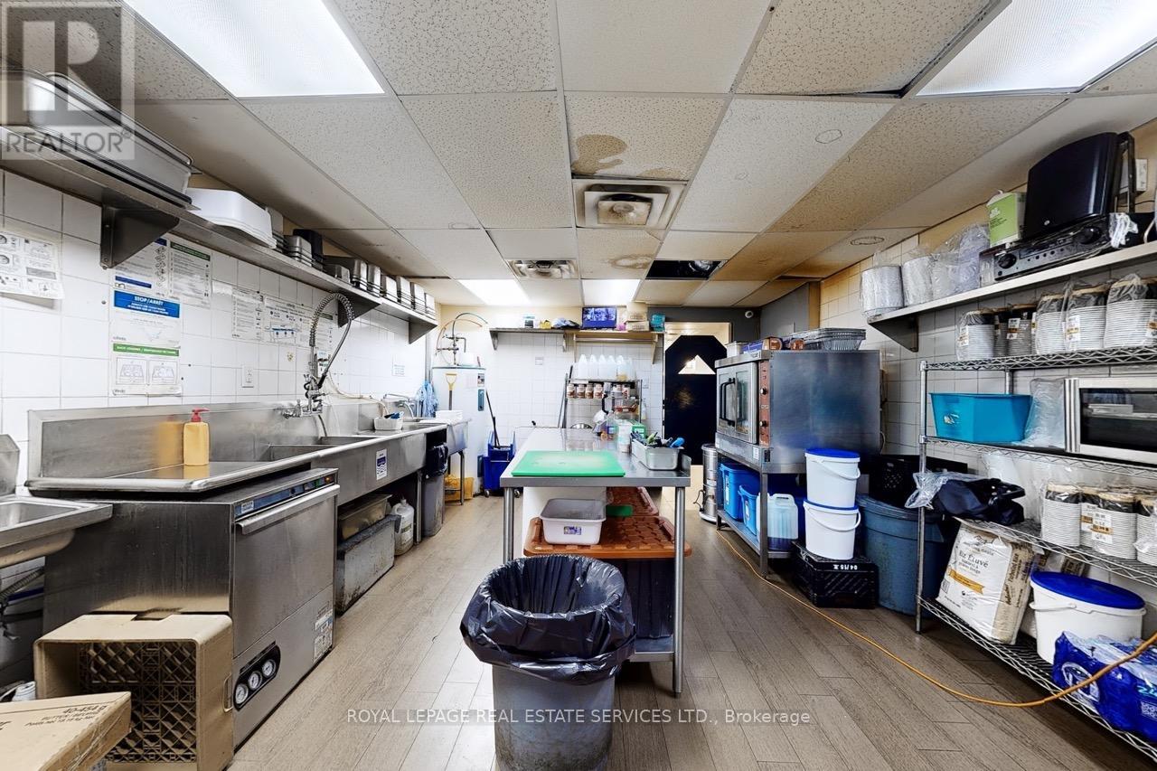 2184 Bloor Street W, Toronto, Ontario  M6S 1N3 - Photo 24 - W12689428