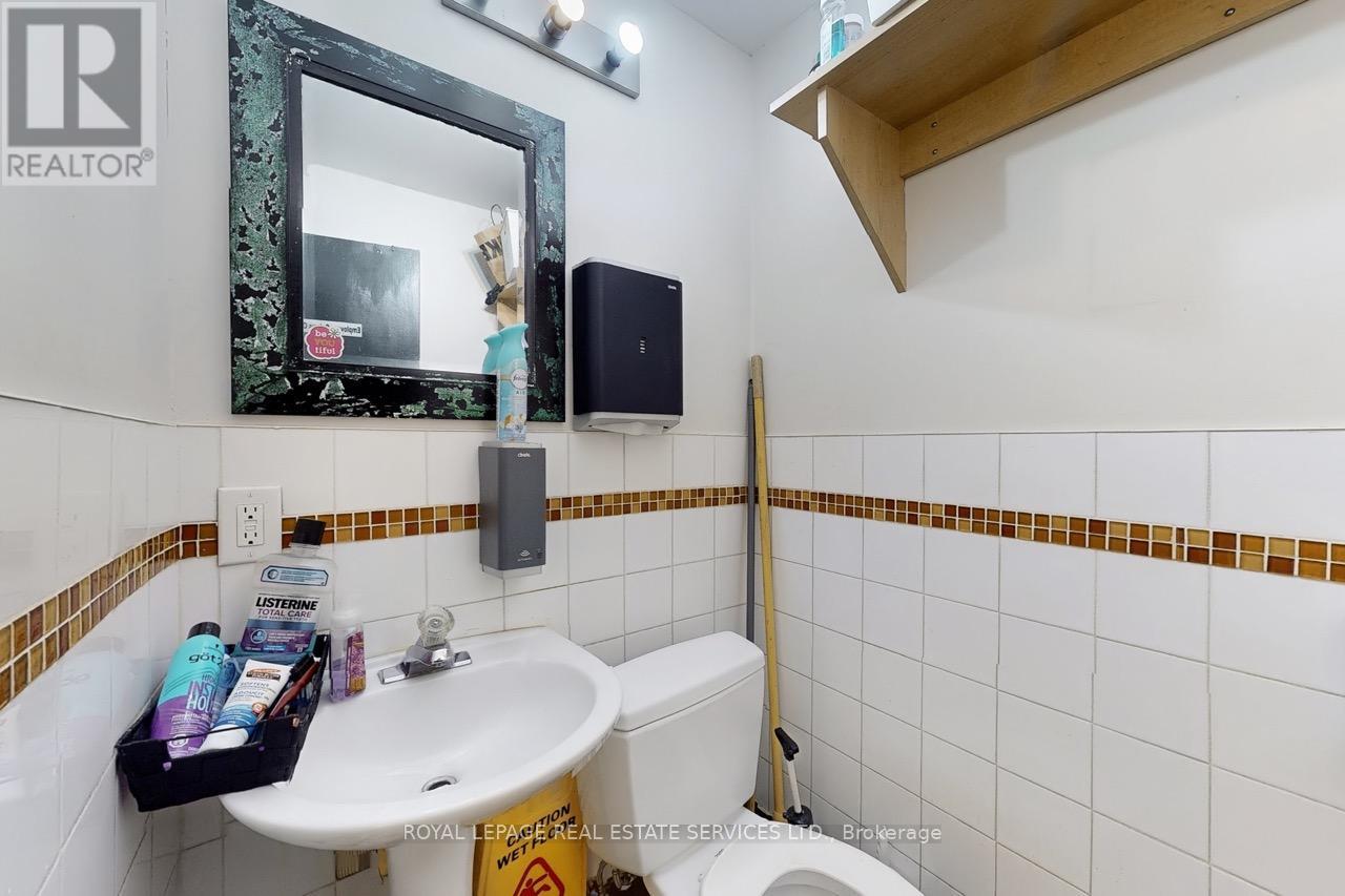 2184 Bloor Street W, Toronto, Ontario  M6S 1N3 - Photo 27 - W12689428