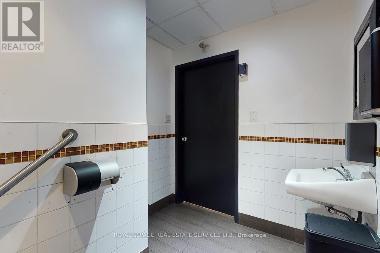 2184 Bloor Street W, Toronto, Ontario  M6S 1N3 - Photo 28 - W12689428