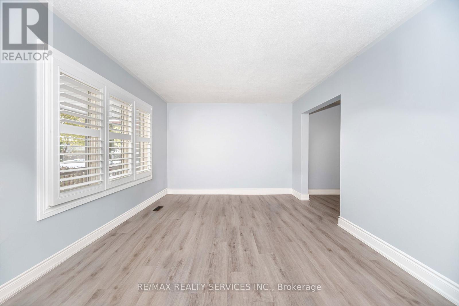 84 Sutherland Avenue, Brampton, Ontario  L6V 2H7 - Photo 10 - W12689448