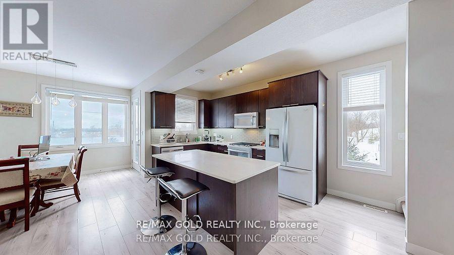 997 West Village Square, London North, Ontario  N6H 0J7 - Photo 10 - X12689328