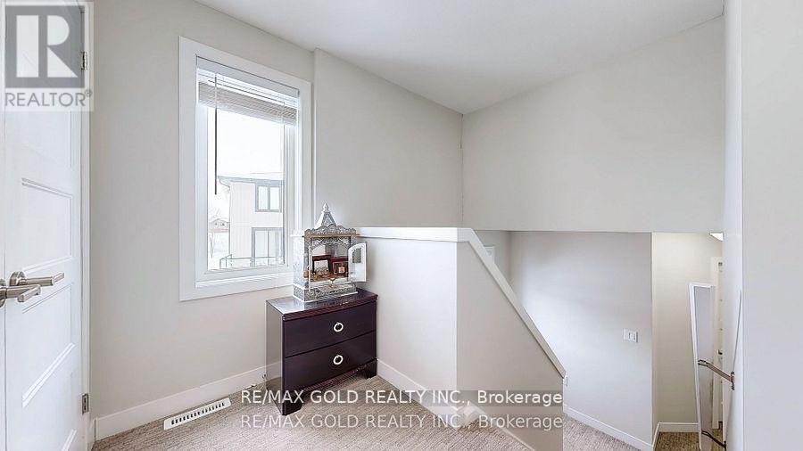 997 West Village Square, London North, Ontario  N6H 0J7 - Photo 26 - X12689328