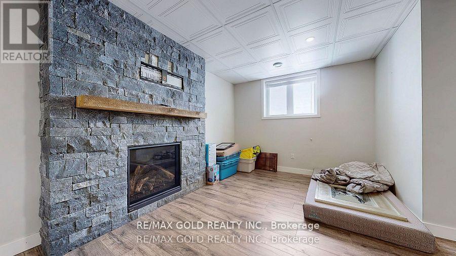 997 West Village Square, London North, Ontario  N6H 0J7 - Photo 34 - X12689328