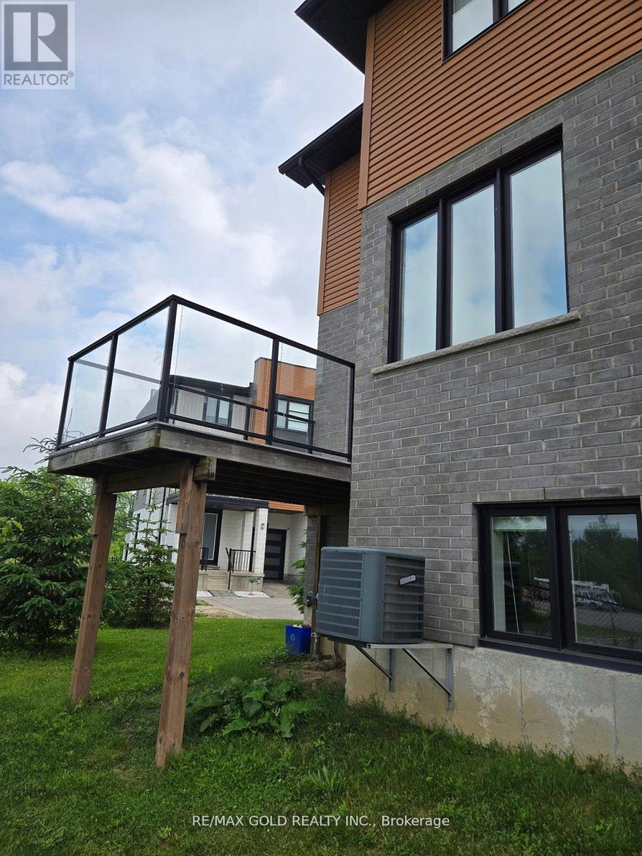 997 West Village Square, London North, Ontario  N6H 0J7 - Photo 38 - X12689328