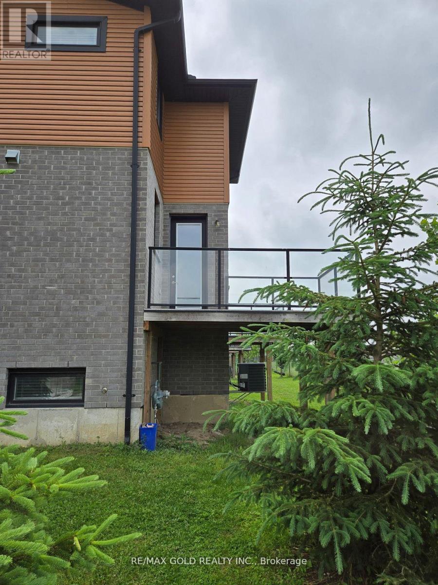 997 West Village Square, London North, Ontario  N6H 0J7 - Photo 39 - X12689328