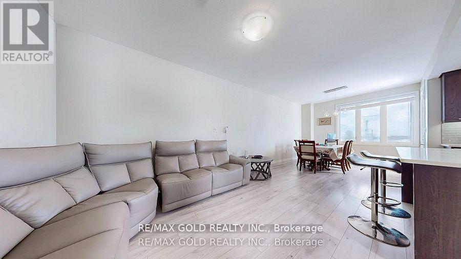 997 West Village Square, London North, Ontario  N6H 0J7 - Photo 4 - X12689328