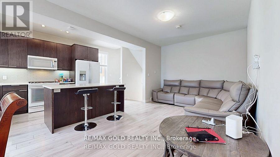 997 West Village Square, London North, Ontario  N6H 0J7 - Photo 5 - X12689328