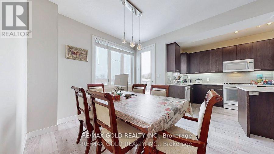 997 West Village Square, London North, Ontario  N6H 0J7 - Photo 9 - X12689328