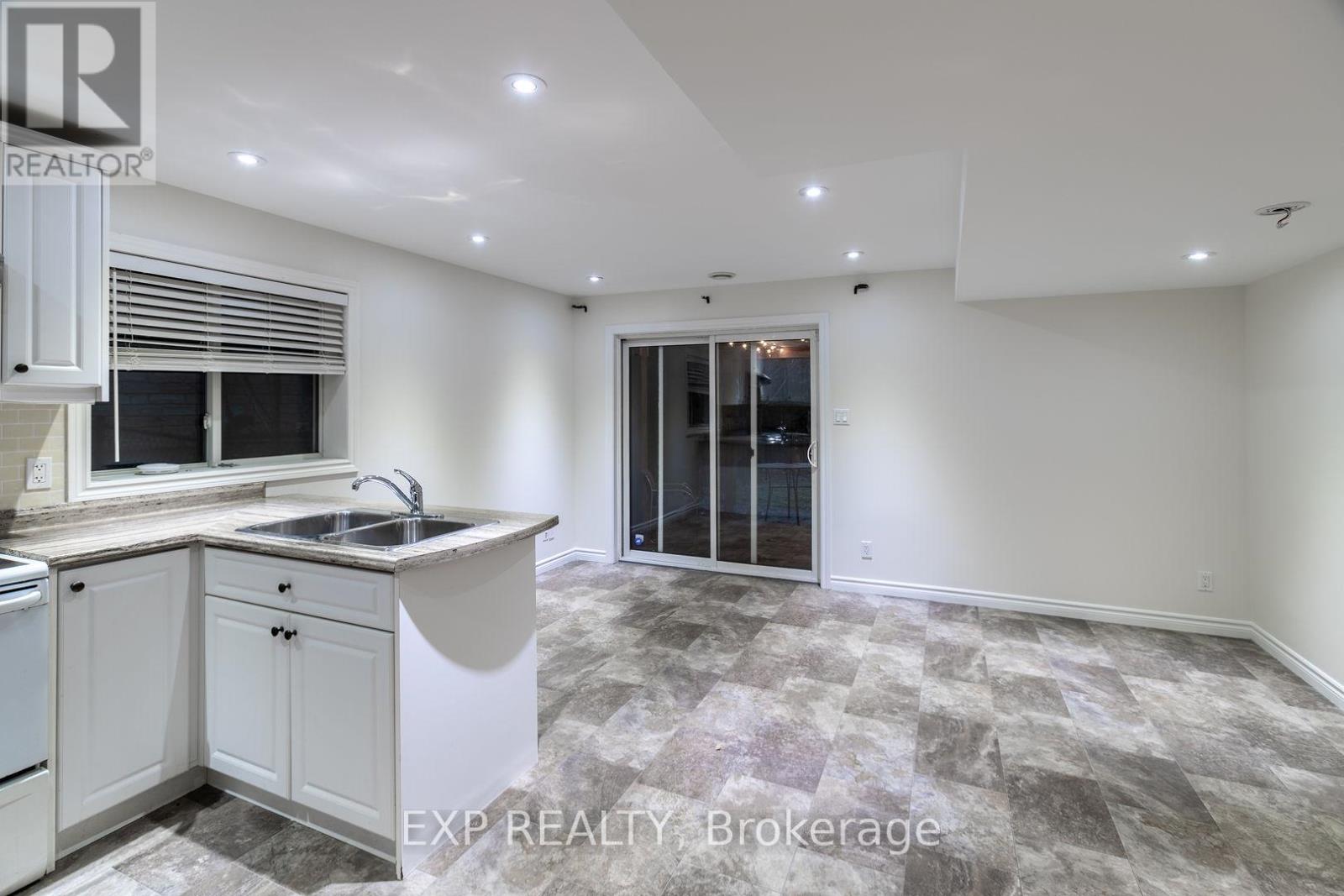 35 Hummingbird Lane, St. Thomas, Ontario  N5R 6L8 - Photo 4 - X12689386