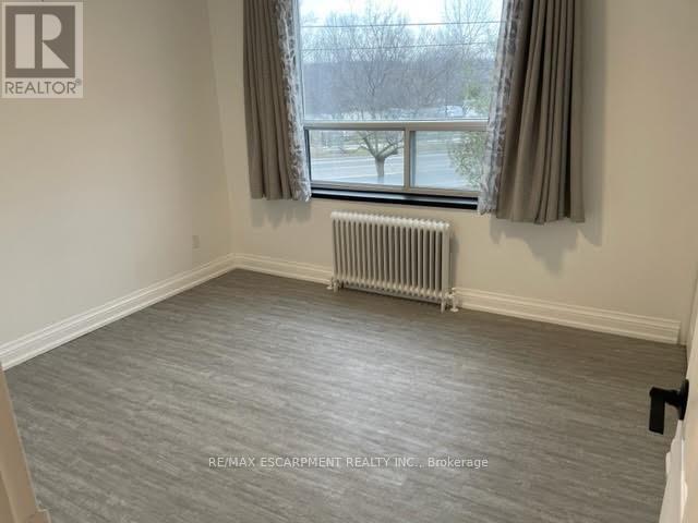 211 - 37 Mericourt Road, Hamilton, Ontario  L8S 2N5 - Photo 12 - X12689416