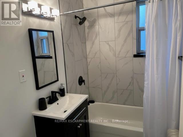 211 - 37 Mericourt Road, Hamilton, Ontario  L8S 2N5 - Photo 14 - X12689416