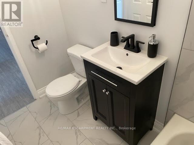 211 - 37 Mericourt Road, Hamilton, Ontario  L8S 2N5 - Photo 15 - X12689416