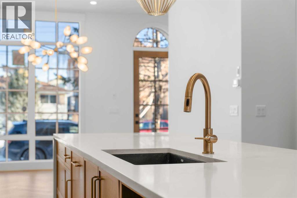 3919 19 Street Sw, Calgary, Alberta  T2T 4Y1 - Photo 8 - A2274909