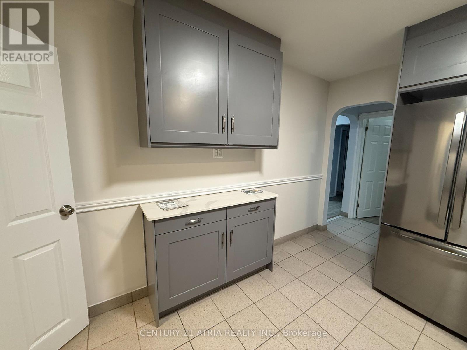 76 Holmstead Avenue, Toronto, Ontario  M4B 1T2 - Photo 3 - E12687044