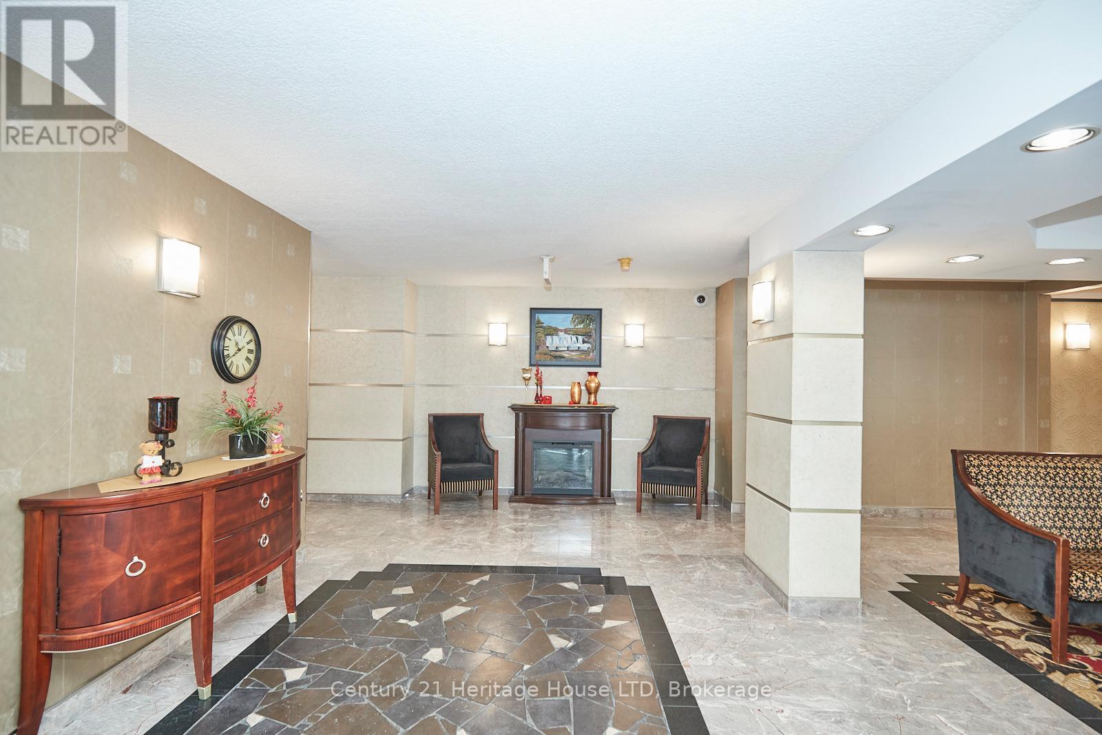 307 - 5100 Dorchester Road, Niagara Falls, Ontario  L2E 7H4 - Photo 4 - X12689504