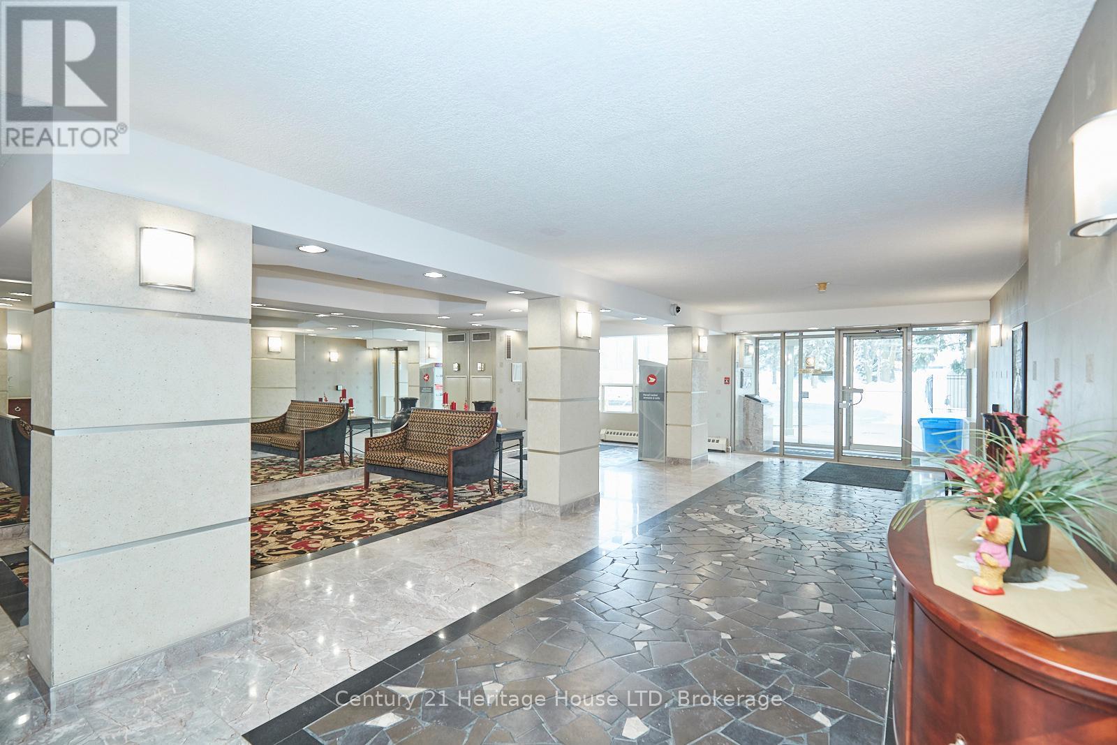 307 - 5100 Dorchester Road, Niagara Falls, Ontario  L2E 7H4 - Photo 5 - X12689504