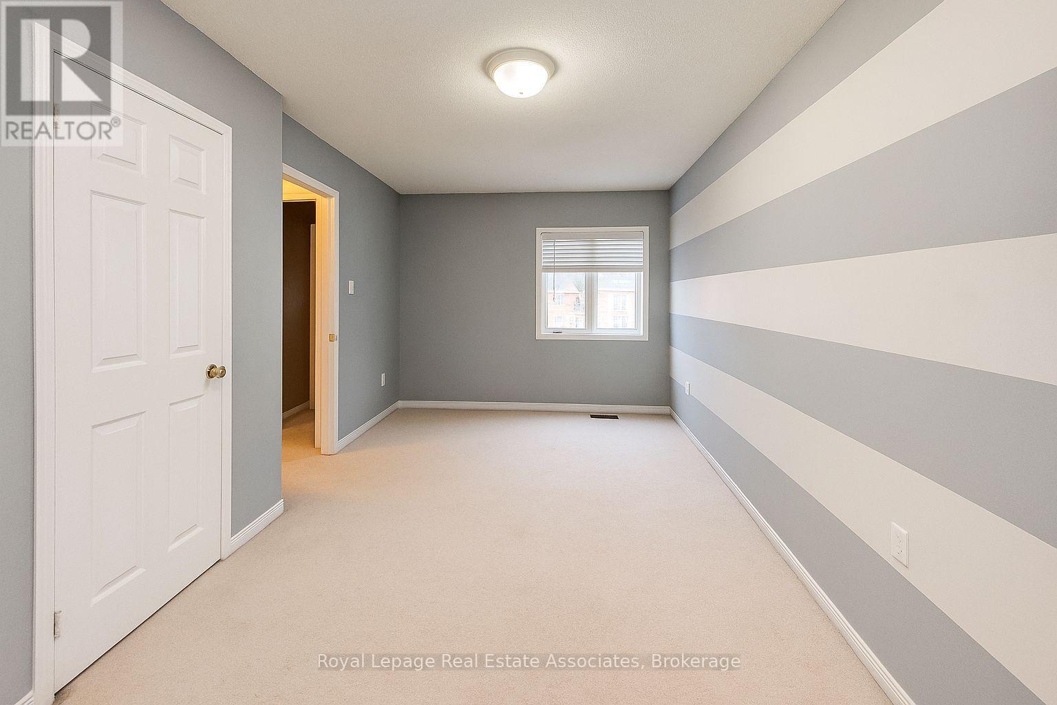 7156 Sandhurst Drive, Mississauga, Ontario  L5N 7H1 - Photo 7 - W12555730