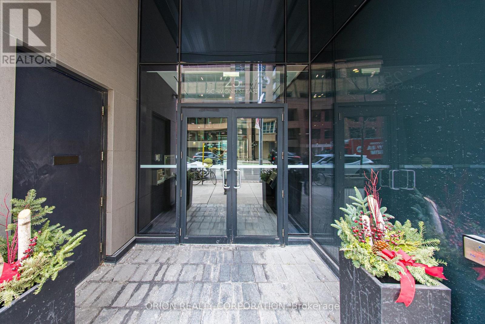 3113 - 25 Richmond Street E, Toronto, Ontario  M5C 0A6 - Photo 2 - C12658844