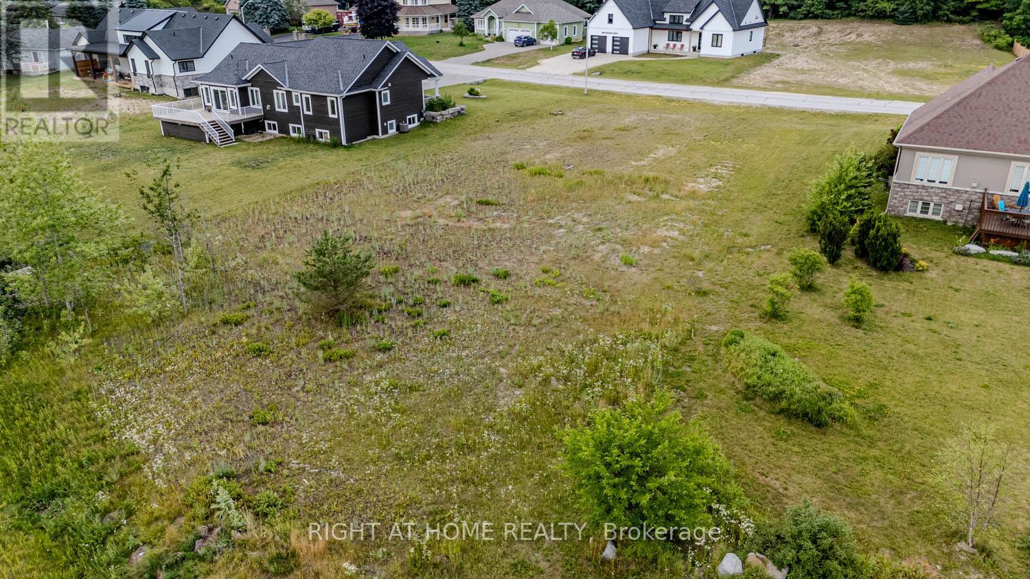 8 Deanna Drive, Wasaga Beach, Ontario  L9Z 1J5 - Photo 11 - S12689476