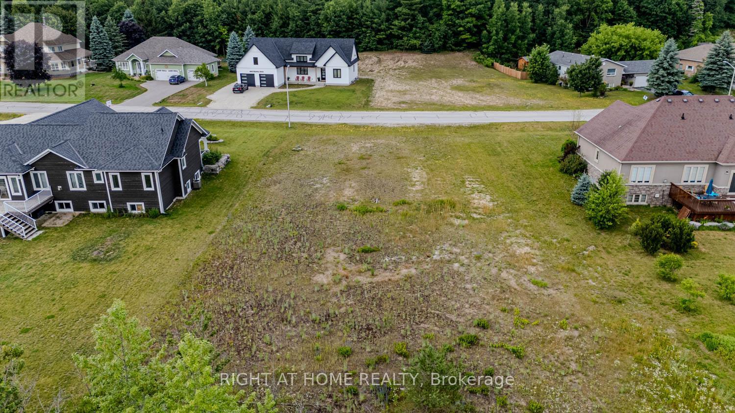 8 Deanna Drive, Wasaga Beach, Ontario  L9Z 1J5 - Photo 12 - S12689476