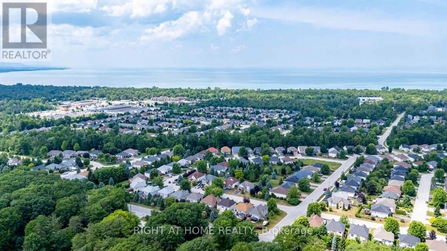 8 Deanna Drive, Wasaga Beach, Ontario  L9Z 1J5 - Photo 15 - S12689476